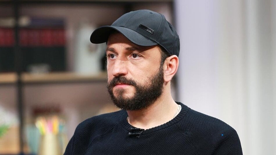 ნერვები რომ გეშლებათ, პარლამენტარს 7000 ლარით ხელფასი გაეზრდებაო და ჯამში 11000 ლარი იქნებაო, თქვენ ვერ მიხვდებით ვერასდროს – რას წერს მომღერალი სტეფანე მღებრიშვილი.