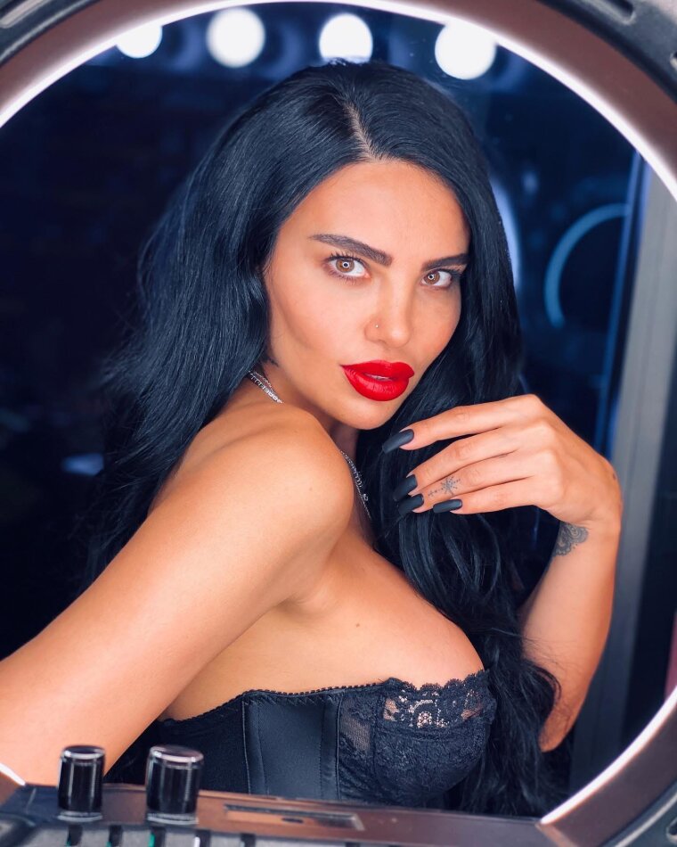 შორენა ბეგაშვილი ახალი ავტომობილის ვიდეოს აქვეყნებს – “იმსახურებს ეს გოგო ყველაფერს საუკეთესოს”