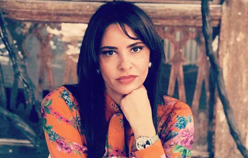 დედა ძალიან ლამაზი ქალი იყო – მოდელი და მოცეკვავე” – ვინ იყო ია ფარულავას ულამაზესი დედა, რომელსაც მსახიობი ძალიან ჰგავს ?