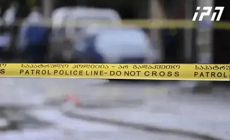 თბილისში, მუხიანის დასახლებაში მამაკაცი დაჭრეს