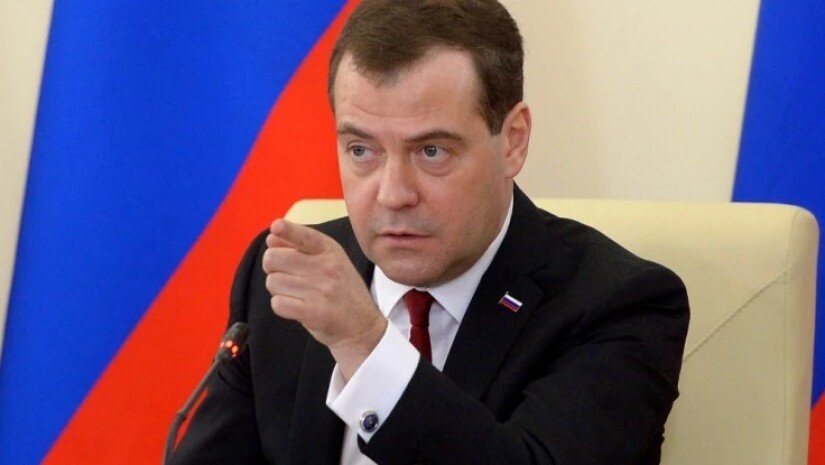 „მე მხოლოდ ერთი ცუდი რამ ვიცი – მესამე მსოფლიო ომი“ – მედვედევი ტრამპის განცხადებას პასუხობს