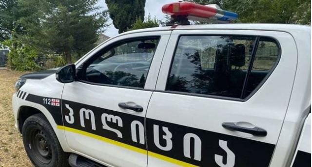 მანქანა ჯერ ჯებირს შეეჯახა, მერე მდინარეში გადაიჩეხა, არის მსხვერპლი! – დეტალები ადგილიდან