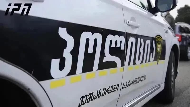 ახალგაზრდა კაცის ცხედარი სადარბაზოში იპოვეს.