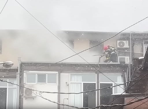 ძლიერი ხანძარი თბილისში - რა ხდება ამ წუთებში ადგილზე