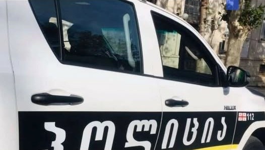 საშინელება: მანქანა, რომელშიც 5 ადამიანი იმყოფებოდა, ამოტრიალდა და ცეცხლი გაუჩნდა – დაღუპულია 3 მგზავრი, მათ შორის არასრულწოვანი