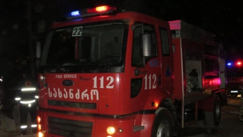 იყო საშიშროება ცეცხლი სახლებზე გავრცელებულიყო  რა ხდება ამ დროისთვის კრწანისის მიმდებარედ, სადაც ხანძარი იყო