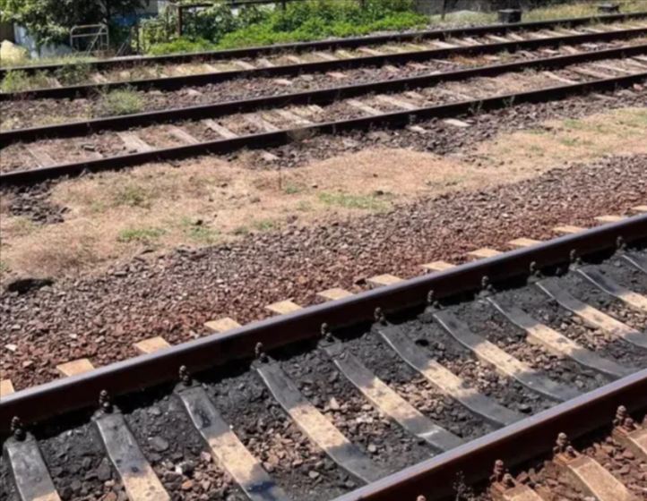 გურიაში ბავშვს მატარებელი დაეჯახა - ,,რკინიგზის ლიანდაგზე გადადიოდნენ და-ძმა, გოგონამ გადაასწრო, ბიჭმა კი გადასვლა ვეღარ მოასწრო " - მომხდარის დეტალები გურიაში ბავშვს მატარებელი დაეჯახა - ,,რკინიგზის ლიანდაგზე გადადიოდნენ და-ძმა, გოგონამ გადაასწრო, ბიჭმა კი გადასვლა ვეღარ მოასწრო " - მომხდარის დეტალები