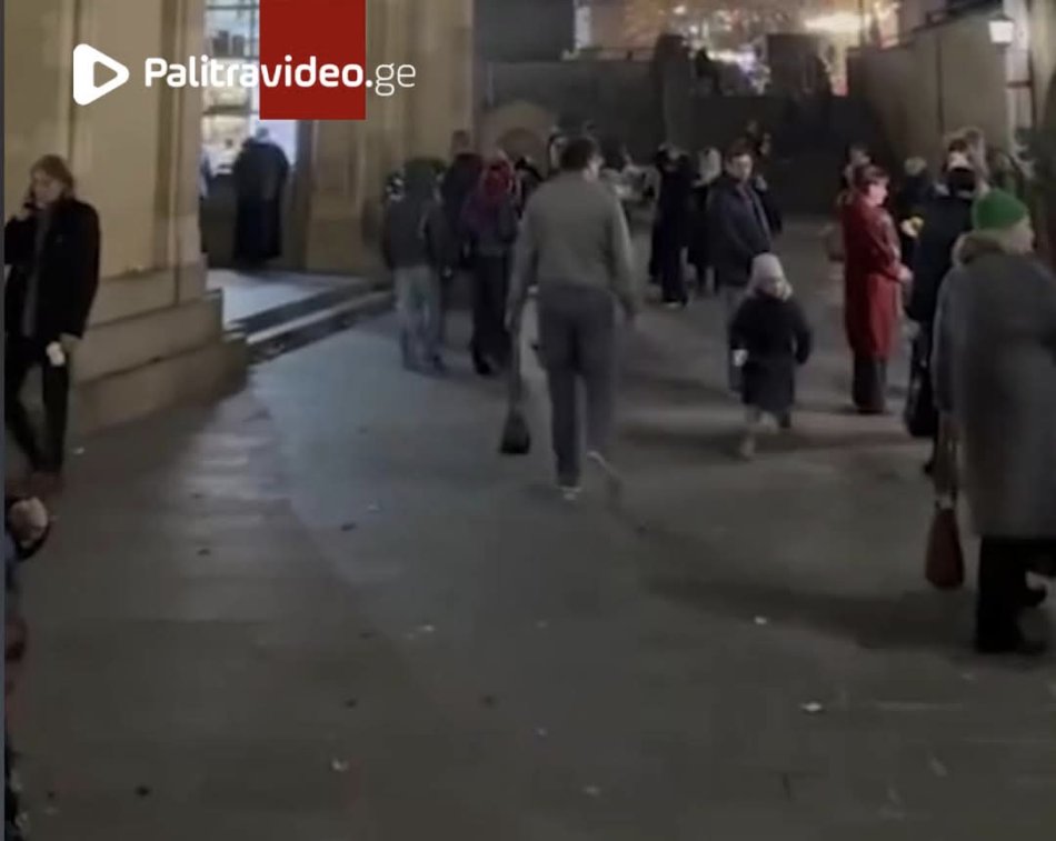 რა ხდება ამ წუთებში სიონის ტაძართან სადაც პატრიარქი დაკრძალეს.