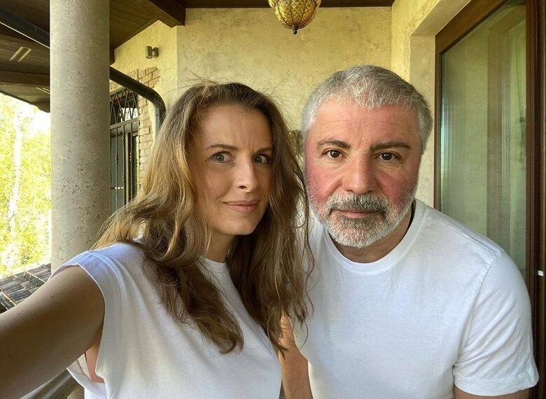 დაათვალიერეთ სოსო პავლიაშვილის მოსკოვური ბინა, რომელიც ბევრს აოცებს