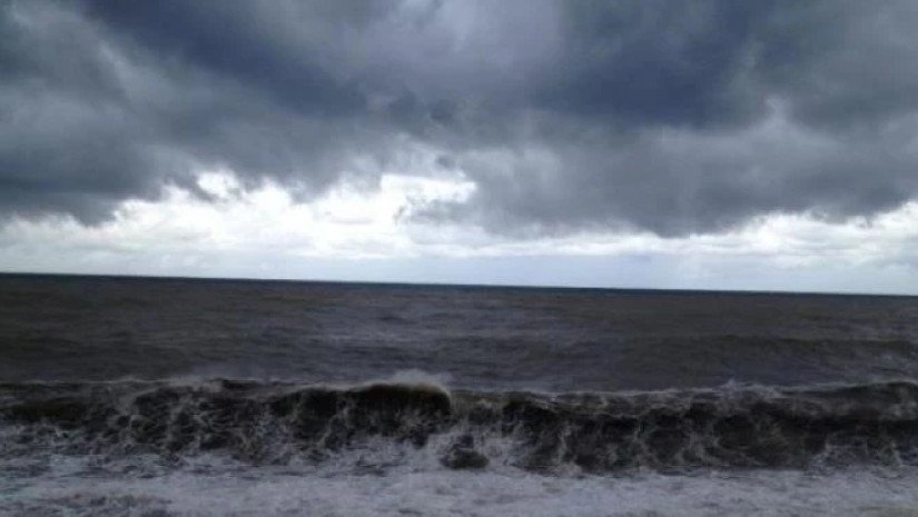 ძლიერი ქარი და შტორმი“ - სინოპტიკოსები მოსახლეობას ამინდის გაუარესების შესახებ აფრთხილებენ