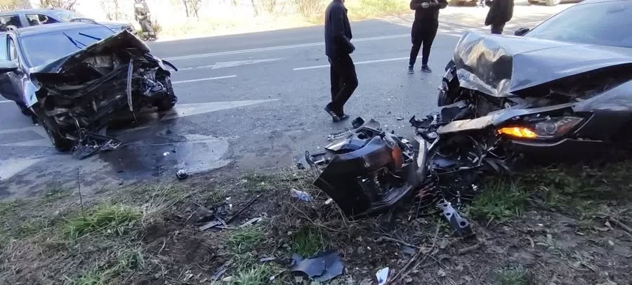 ახლახანს “საშინელი ავარია მოხდა, ადგილზე ქაოსი იყო, 4 მანქანა დაიმტვრა, ხალხი საავადმყოფოებში გადაიყვანეს” ახლახანს “საშინელი ავარია მოხდა, ადგილზე ქაოსი იყო, 4 მანქანა დაიმტვრა, ხალხი საავადმყოფოებში გადაიყვანეს”